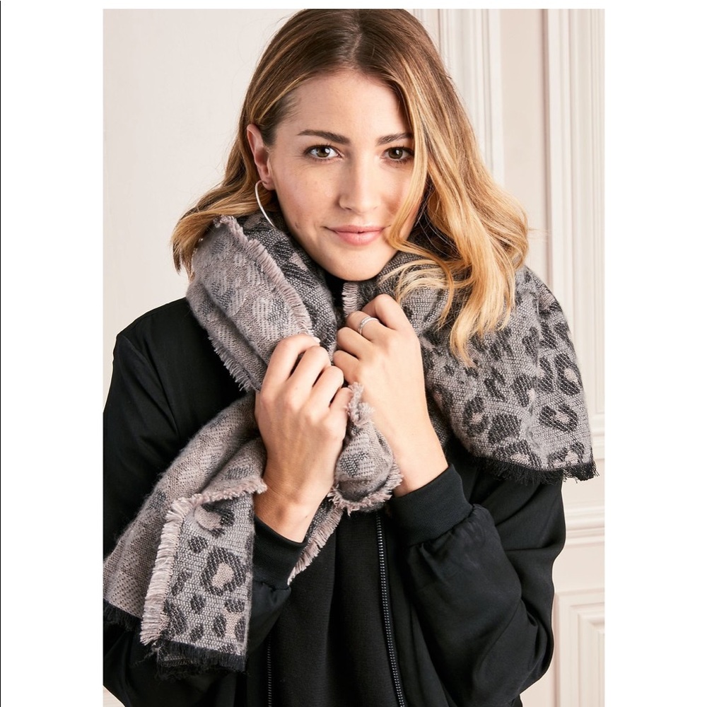 Stella & Dot Leopard Scarf
